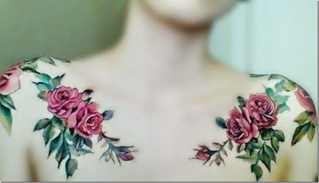 couronne_de_roses_de_la_clavicule_tatouage