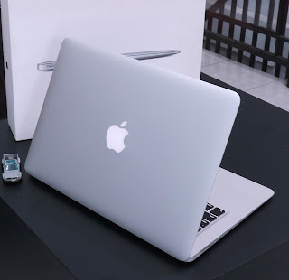 MacBook Air Core i5 (13-inch, Early 2015)