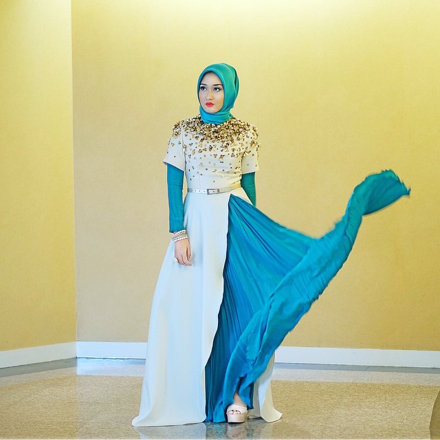 Model Baju Muslim Pesta Dian Pelangi