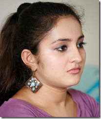 actress_bhama_sideview_photo