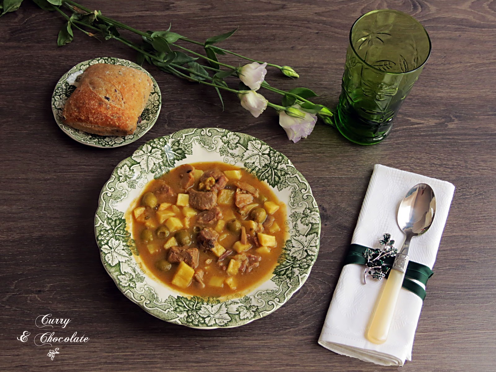 Estofado de ternera con aceitunas y patatas – Beef stew with potatoes and olives