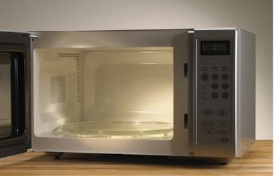 10 Benda Yang Tak Boleh Masuk Microwave