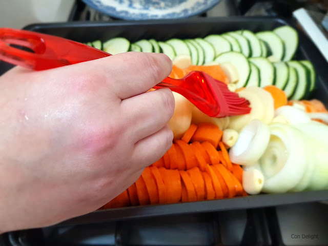 brushing vegetables with honey gkaze