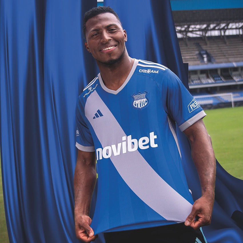 Emelec presenta la nueva camiseta para temporada 2023