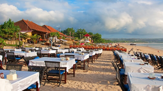 Pantai Jimbaran Bali tempat untuk menikamti Sunset