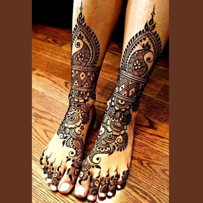 leg Mehndi Design Simple