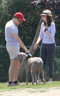 Anne Hathaway's enjoy in Pet Pooch Park 