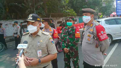 ** Walikota Jakarta Barat Kembali Tinjau Pos Penyekatan di Daan Mogot Kalideres **