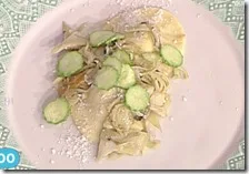 Ravioli alla menta con zucchine fritte e carciofi