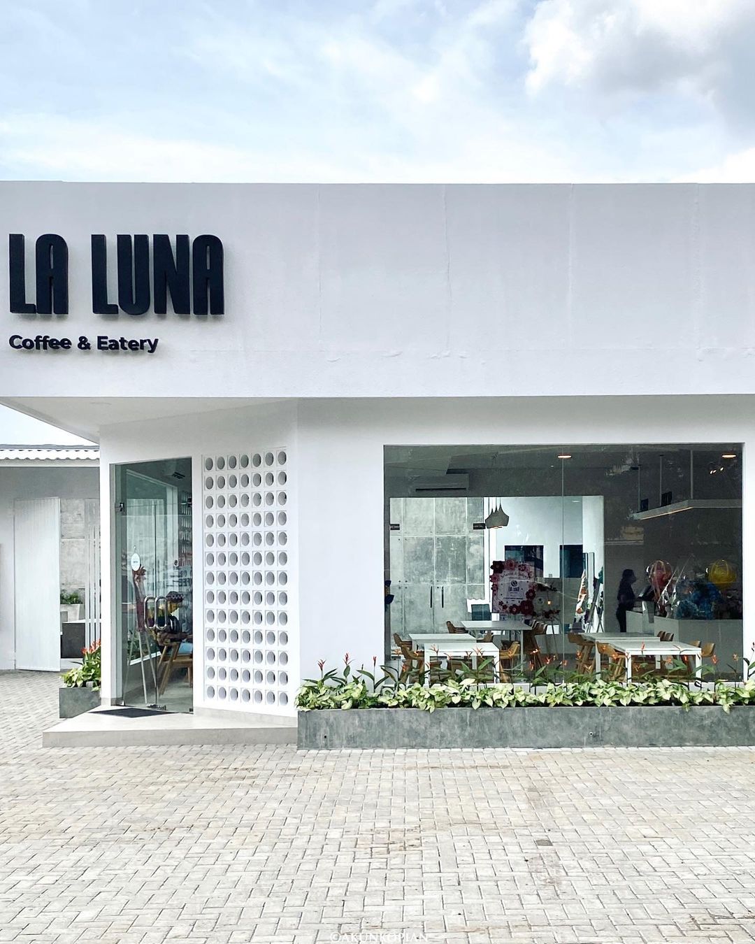La Luna Coffee & Eatery Surakarta Harga Menu & Lokasi