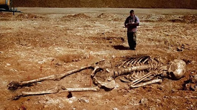 Resultado de imagen de esqueletos gigantes encontrados recientemente en la india