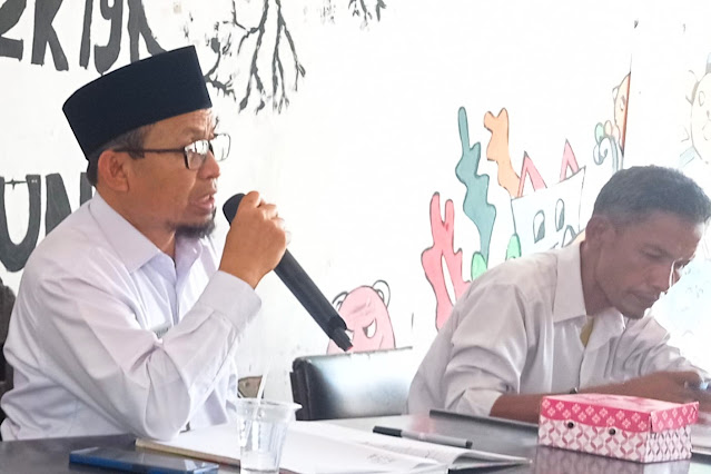 Kadis Dikbud Lotim inspeksi sekolah satu atap di Pulau Maringkik