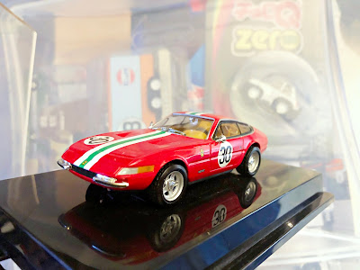 Hot Wheels Collectibles 1968 Ferrari 365 GTB 4 1/43