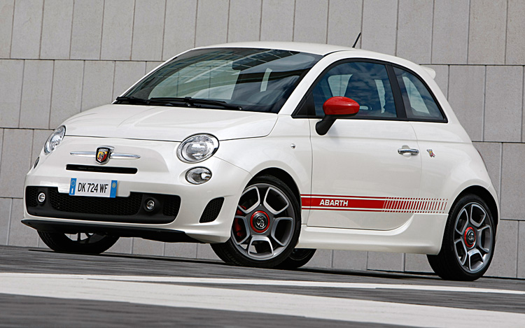 Fiat 500 to the USA, we finally have a hot Italian hatchback to compete with 