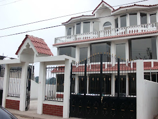 <img src="puertas-ventanas-balcones-portones-persianas-vistas generales.jpg" alt="vistas generales de puertas ventanas balcones portones persianas para casas"> 