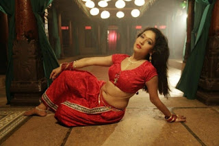 Belly chain navel pic