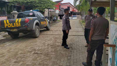 Gelar Patroli Sambang, Personel Polsek Indramayu Sampaikan Himbauan Kamtibmas Kepada Securty Perumahan