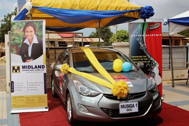 JoeyB takes home new Hyundai Elantra