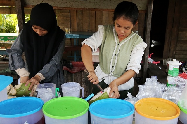 Ini Khasiat Berbuka dengan Air Kelapa Muda