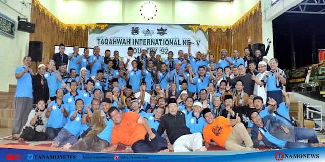 Napak Tilas Perjuangan Imam Zarkasyi, Alumni Gontor '92 Gelar Taqahwah di Padang Panjang