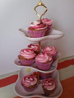 Cupcakes con pasta de rosas