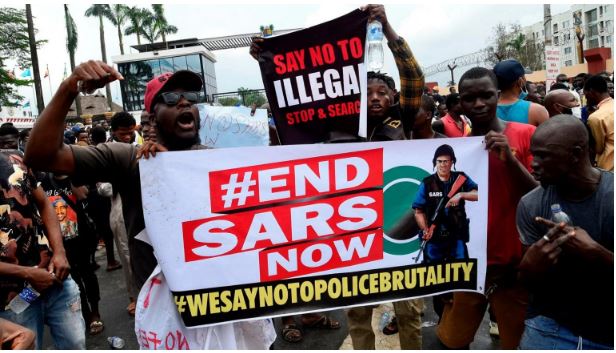 Policemen, Soldiers Storm Lekki Toll Plaza to Stop Another #EndSARS Protest #hypebenue