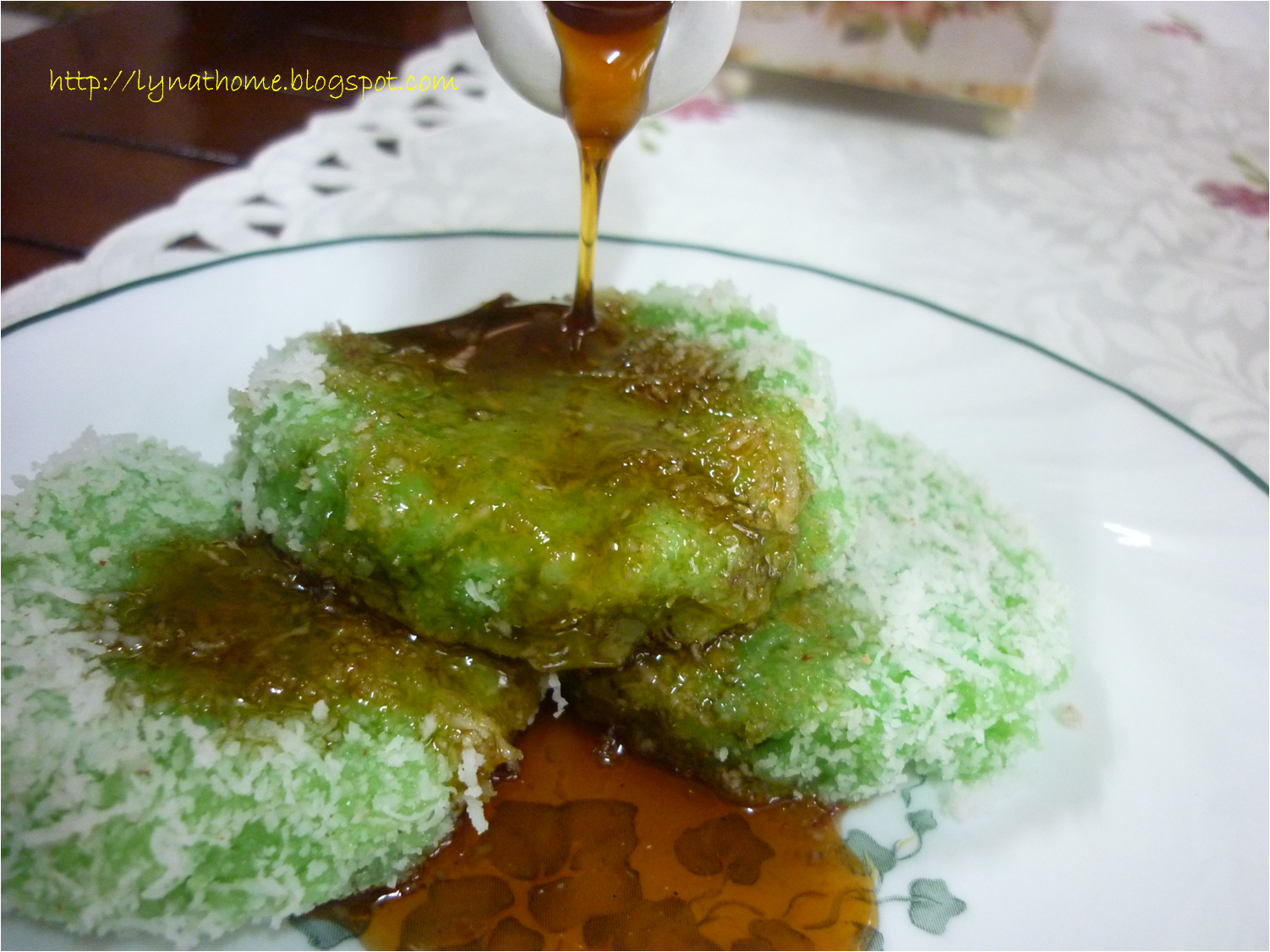 Lyn at homebakery: Kuih Lopes