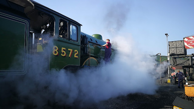 LNER B12 locomotive blowing down