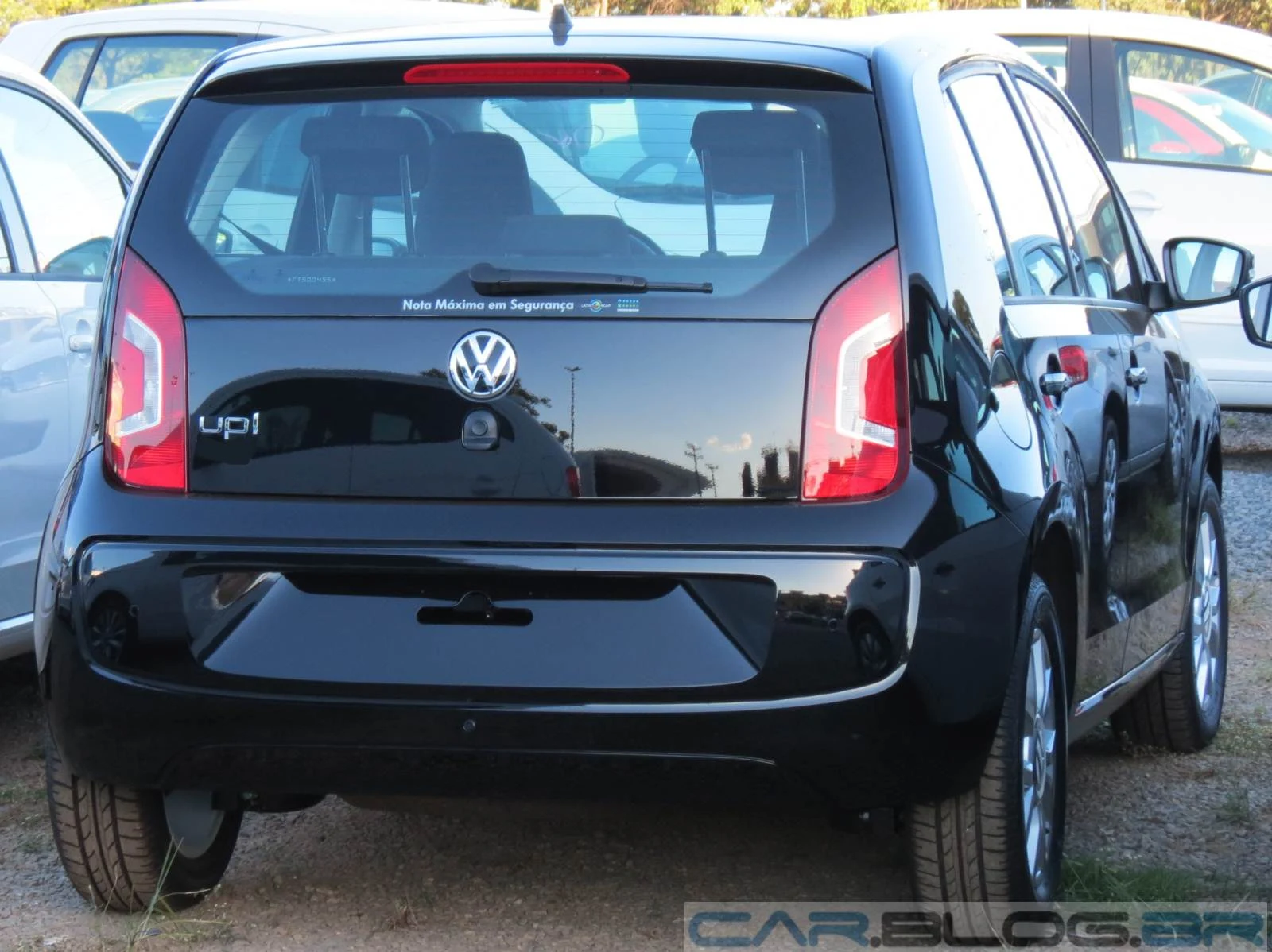 Volkswagen up! High-up! Preto