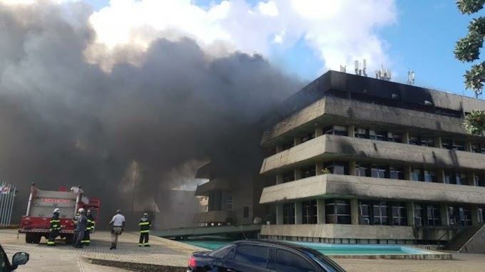 BAHIA: Incêndio atinge prédio da Assembleia Legislativa do Estado.