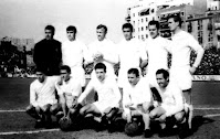 REAL MADRID C. F. Temporada 1964-65. Betancort, Miera, Santamaría, Pachín, Müller, Zoco. Serena, Pirri, Grosso, Puskas y Gento. LEVANTE U. D. 0 REAL MADRID C. F. 1. 04/04/1965. Campeonato de Liga de 1ª División, jornada 28. Valencia, estadio de Vallejo. GOLES: 0-1: 71’, Grosso.