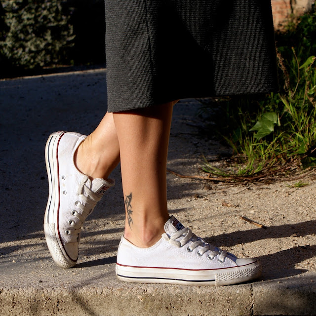 Blog de Moda La Caprichossa: LOOK primavera, casual con falda tubo y Converse All Star