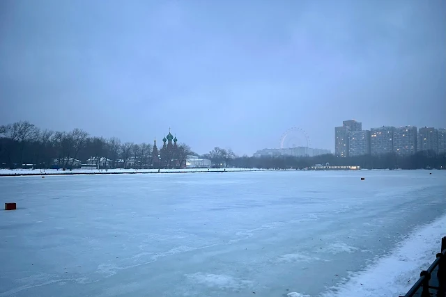 улица Академика Королёва, Останкинский пруд