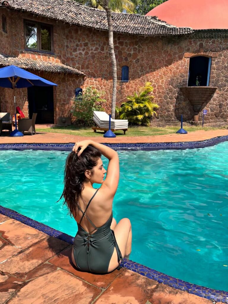 Pic Talk of the day: Raashi Khanna In Swimsuit Beside Pool