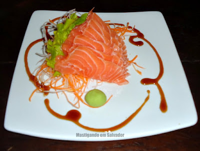 Barthô Temakeria: Sashimi de Salmão