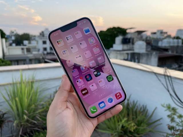 iPhone users claim iOS 15.4 update draining battery