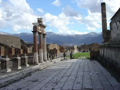 Pompeii, dan Herculaneum 