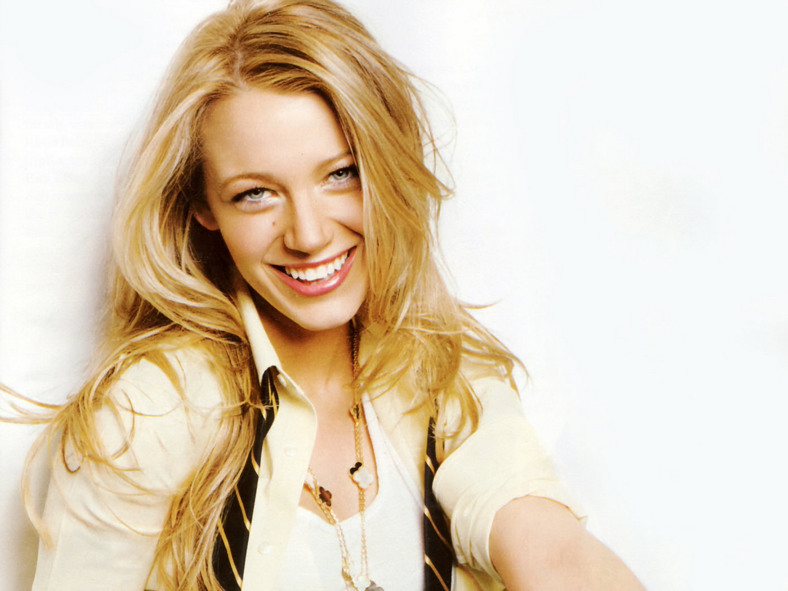 Blake Lively wallpaper