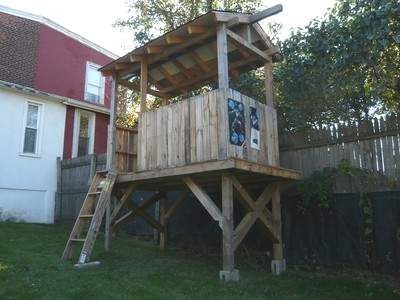 Playhouse Made From Wood Pallets