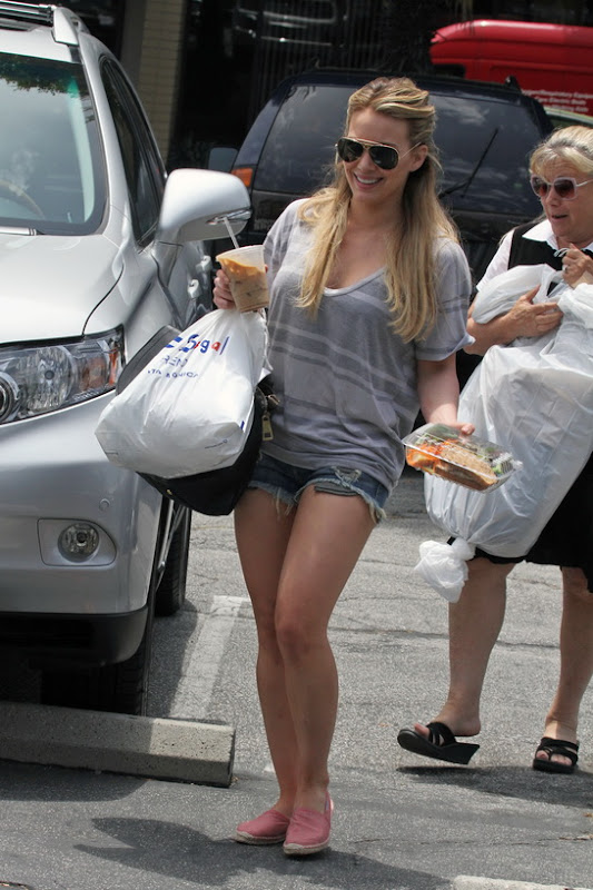 Hilary Duff Looks Gorgeous in Short Jeans