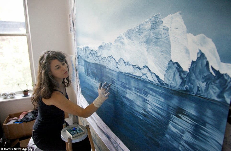 http://www.dailymail.co.uk/news/article-2558814/Finger-painting-good-The-photograph-like-images-sea-ice-created-New-York-artist-using-fingers-brush.html