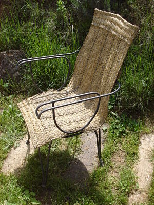 Naturalis muebles ecológicos-silla reformada 01-hierro y esparto
