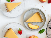 SUMMER PEACH TART (VEGAN, GLUTEN-FREE, REFINED SUGAR FREE)