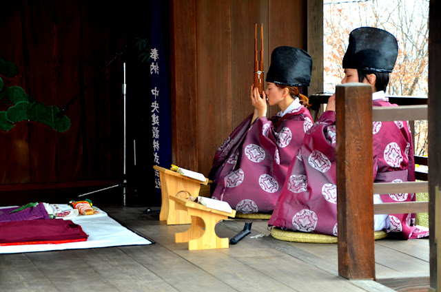 Shinto flute players in Achi-Jinja - Kurashiki