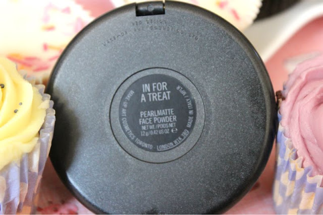 MAC In for a Treat Pearlmatte Face Powder