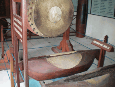 Bedug dan Kentongan Masjib Agung Demak