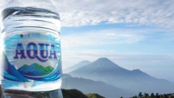 Gunung di Botol Air Minum dalam Kemasan