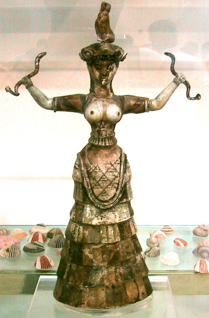 Минойская богиня-змея