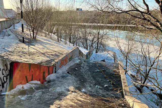 Красногорск, лестница – спуск к Москва-реке