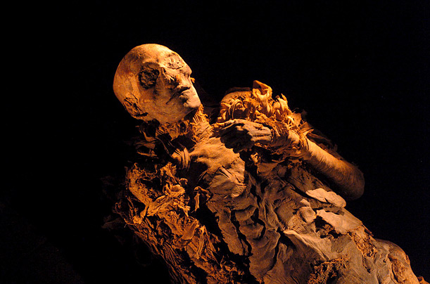 [mummies_04.jpg]